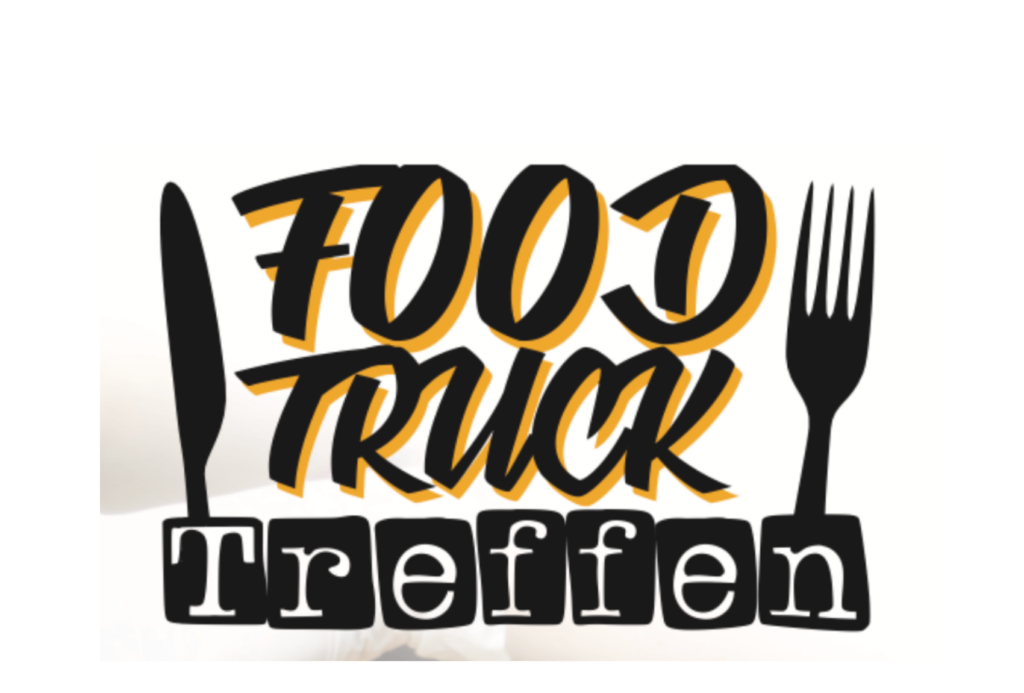 Logo mit dem fettgedruckten Schriftzug „FOOD TRUCK Treffen“. Links ist ein schwarzes Messer, rechts eine schwarze Gabel zu sehen, beide flankieren den Text. „Treffen“ ist in Schreibmaschinenschrift in schwarzen Kästen geschrieben.